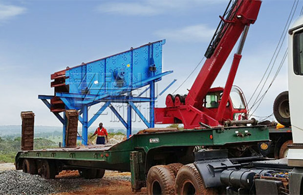 振動篩完成吊裝 振動篩完成吊裝